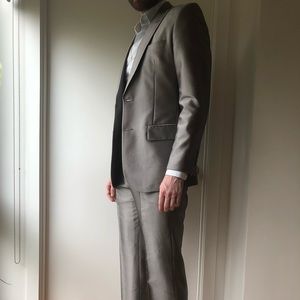Shark-skin silver suit
